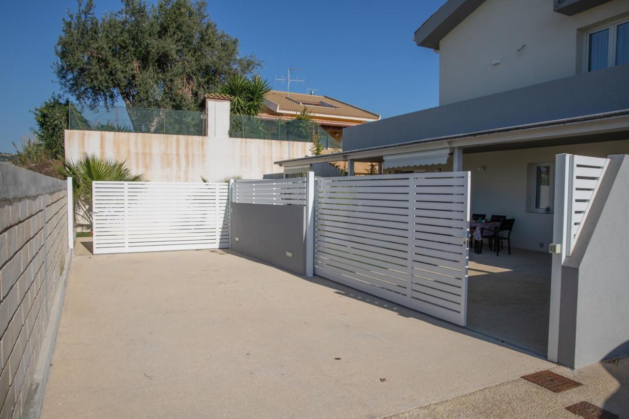 Casa Malaga Apartment Marina di Ragusa Exterior photo